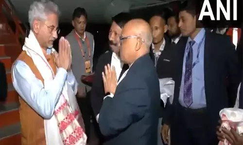 जयशंकर, विभिन्न देशों के राजदूत एडवांटेज असम 2.0 में भाग लेने के लिए जोरहाट Airport पर पहुंचे जयशंकर, विभिन्न देशों के राजदूत एडवांटेज असम 2.0 में भाग लेने के लिए जोरहाट Airport पर पहुंचे