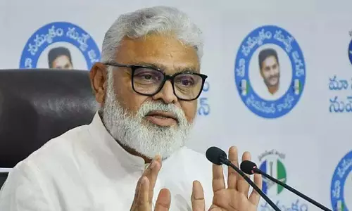 Andhra: मार्कफेड के माध्यम से लाल मिर्च का स्टॉक खरीदें Andhra: मार्कफेड के माध्यम से लाल मिर्च का स्टॉक खरीदें