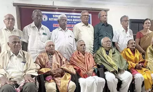 Andhra: सेवानिवृत्त बैंक कर्मचारियों ने पेंशन अद्यतनीकरण की मांग की
