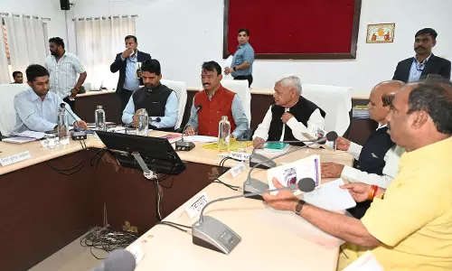 Bhilwara: डिप्टी सीएम प्रेम चंद बैरवा ने बजट घोषणाओं को लेकर बैठक की