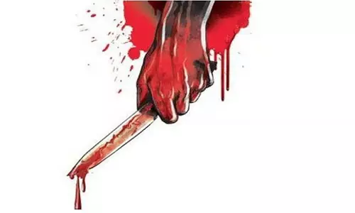 Bengaluru: बेंगलुरू में कैब ड्राइवर की दोस्त ने चाकू घोंपकर हत्या कर दी Bengaluru: बेंगलुरू में कैब ड्राइवर की दोस्त ने चाकू घोंपकर हत्या कर दी