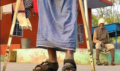 Odisha: उदासीनता और फंड कटौती के कारण कुष्ठ रोग की वापसी Odisha: उदासीनता और फंड कटौती के कारण कुष्ठ रोग की वापसी