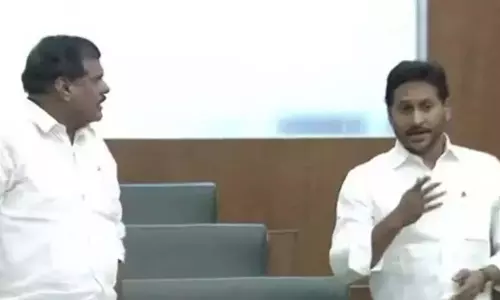 Andhra: वाईसीपी विधायकों ने आंध्र प्रदेश विधानसभा से वॉकआउट किया Andhra: वाईसीपी विधायकों ने आंध्र प्रदेश विधानसभा से वॉकआउट किया