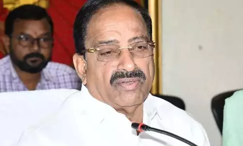 Minister Tummala: केंद्र की आपूर्ति में कमी के बावजूद तेलंगाना में यूरिया की कोई कमी नहीं Minister Tummala: केंद्र की आपूर्ति में कमी के बावजूद तेलंगाना में यूरिया की कोई कमी नहीं