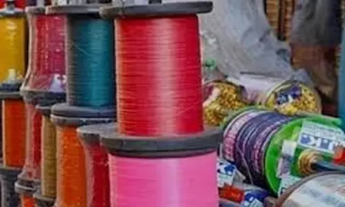 UP News: जानलेवा मांझे ने युवक की गर्दन पर किया गहरा घाव, अस्पताल में भर्ती