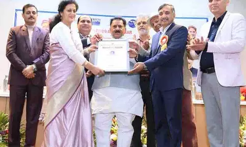 Himachal: प्रोफेसर मोक्ता को आजीवन उपलब्धि पुरस्कार मिला