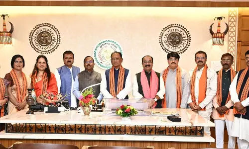 विधानसभा पहुंचे सभी नगर निगमों के नवनिर्वाचित महापौर, CM साय से मिले