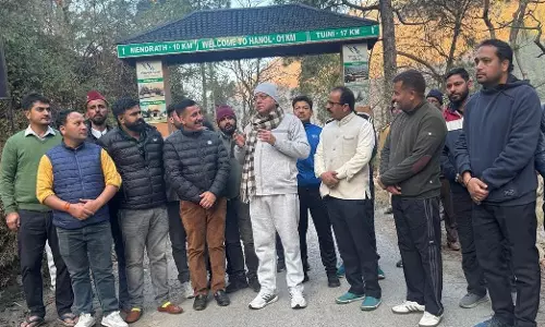 Dehradun: मुख्यमंत्री धामी ने जौनसार बावर दौरे पर मॉर्निंग वॉक में लोगों से की मुलाकात