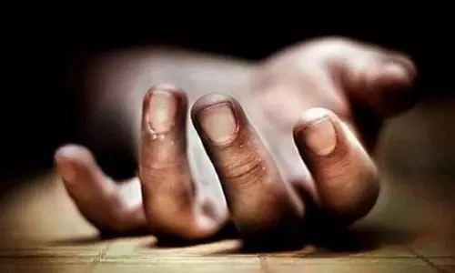 Amethi: किशोरी का कुएं में मिला शव , जांच में जुटी पुलिस Amethi: किशोरी का कुएं में मिला शव , जांच में जुटी पुलिस