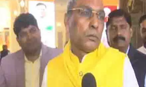 OP राजभर ने महाकुंभ व्यवस्था के लिए योगी सरकार की सराहना की, सपा प्रमुख अखिलेश यादव की आलोचना की OP राजभर ने महाकुंभ व्यवस्था के लिए योगी सरकार की सराहना की, सपा प्रमुख अखिलेश यादव की आलोचना की