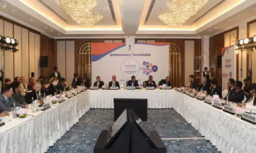 Advantage Assam 2.0 : हिमंत बिस्वा सरमा ने राज्य के विकास के लिए वैश्विक निवेश की मांग की Advantage Assam 2.0 : हिमंत बिस्वा सरमा ने राज्य के विकास के लिए वैश्विक निवेश की मांग की