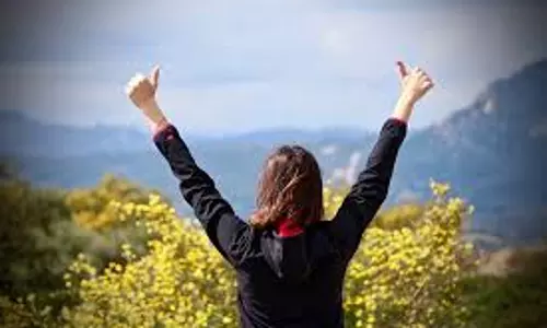 Lifestyle: मुश्किल परिस्थितियों में आशावादी बने रहना स्वास्थ्य की कुंजी