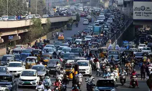 Hyderabad का यातायात दुःस्वप्न, वाहनों की बढ़ती संख्या से शहर की सड़कें जाम