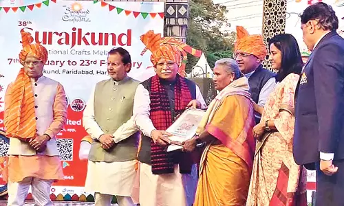 Andhra: कठपुतली कलाकार शिवम्मा को परम्परागत पुरस्कार मिला