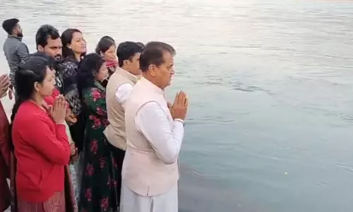 Rishikesh: मां गंगा की शरण में पहुंचे मंत्री प्रेमचंद अग्रवाल, लगाई न्याय की गुहार