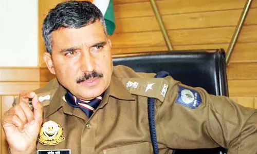 शिमला पुलिस की बड़ी कामयाबी, पाक बार्डर से पकड़ा चिट्टा तस्कर शिमला पुलिस की बड़ी कामयाबी, पाक बार्डर से पकड़ा चिट्टा तस्कर