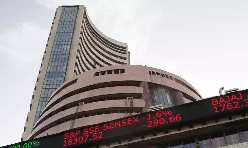 भारतीय शेयर बाजार आईटी शेयरों की कमजोरी से लुढ़का, सेंसेक्स 856 अंक धड़ाम भारतीय शेयर बाजार आईटी शेयरों की कमजोरी से लुढ़का, सेंसेक्स 856 अंक धड़ाम