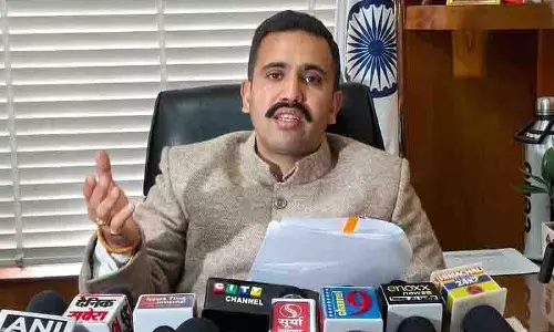 Himachal: लोक निर्माण मंत्री ने दूरदराज के गांवों तक सड़क संपर्क उपलब्ध कराने पर जोर दिया Himachal: लोक निर्माण मंत्री ने दूरदराज के गांवों तक सड़क संपर्क उपलब्ध कराने पर जोर दिया