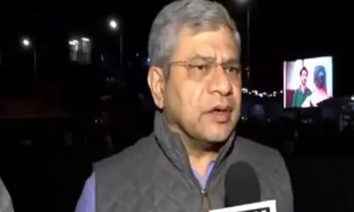दिल्ली स्टेशन पर भीड़ नियंत्रण के लिए कदम उठाए गए, विशेष ट्रेनों की व्यवस्था की गई: Ashwini Vaishnaw