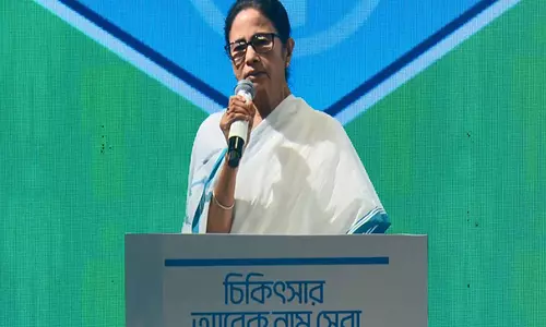 बंगाल सरकार ने डॉक्टरों के वेतन में वृद्धि की, CM ने पुरुष डॉक्टरों से अपनी बहनों की सुरक्षा करने का आग्रह किया बंगाल सरकार ने डॉक्टरों के वेतन में वृद्धि की, CM ने पुरुष डॉक्टरों से अपनी बहनों की सुरक्षा करने का आग्रह किया