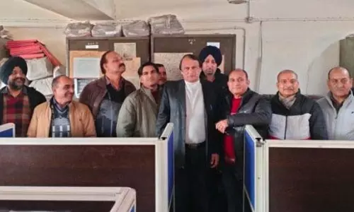 Jammu: लिपिक कर्मचारी संघ ने उठाई मांगें Jammu: लिपिक कर्मचारी संघ ने उठाई मांगें