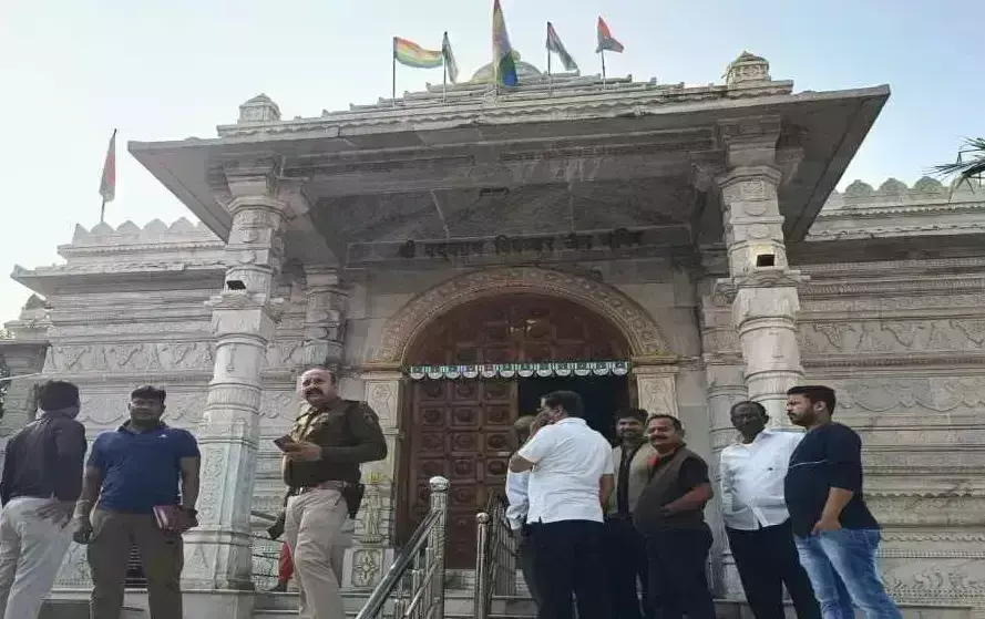 Dhar: जैन मंदिर में चोरी, 20 किलो चांदी का सामान और दानपेटी चोरी