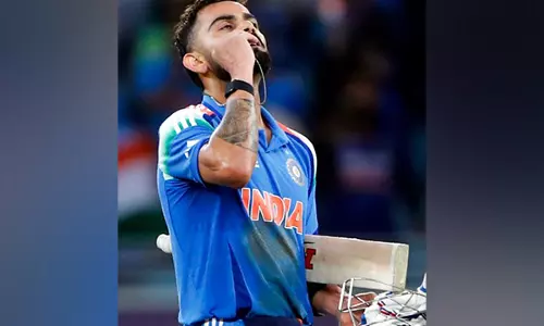 विराट कोहली ने Pak के खिलाफ शतक लगाकर बनाया अनोखा वनडे रिकॉर्ड, बने शीर्ष खिलाड़ियों में शामिल