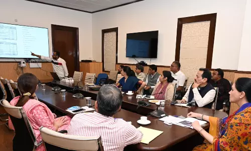 Jaipur: उपमुख्यमंत्री ने पर्यटन विभाग से जुड़ी बजट घोषणाओं के क्रियान्वयन पर भी की चर्चा Jaipur: उपमुख्यमंत्री ने पर्यटन विभाग से जुड़ी बजट घोषणाओं के क्रियान्वयन पर भी की चर्चा
