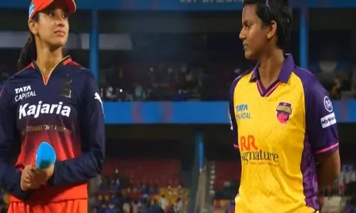 WPL: यूपी वॉरियर्स ने टॉस जीता, रॉयल चैलेंजर्स बेंगलुरु के खिलाफ गेंदबाजी का फैसला किया WPL: यूपी वॉरियर्स ने टॉस जीता, रॉयल चैलेंजर्स बेंगलुरु के खिलाफ गेंदबाजी का फैसला किया