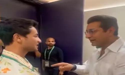 अभिषेक शर्मा की रिकॉर्ड तोड़ T20I पारी से प्रभावित वसीम अकरम, दुबई में SRH स्टार से मिले