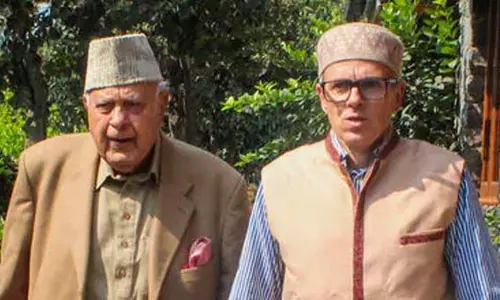 Farooq-Umar ने शेख नजीर की 10वीं पुण्यतिथि पर उन्हें भावभीनी श्रद्धांजलि दी Farooq-Umar ने शेख नजीर की 10वीं पुण्यतिथि पर उन्हें भावभीनी श्रद्धांजलि दी