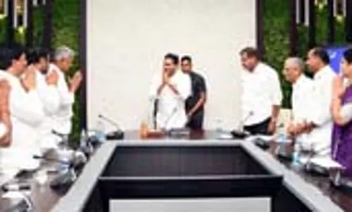 AP: विपक्ष का दर्जा न दिए जाने पर जगन ने कहा- यह लोकतंत्र का मजाक AP: विपक्ष का दर्जा न दिए जाने पर जगन ने कहा- यह लोकतंत्र का मजाक