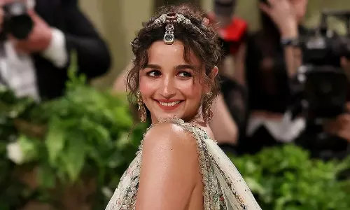 Actress आलिया भट्ट की प्रोडक्शन फर्म ने पाली हिल की संपत्ति 9 लाख प्रति माह के किराए पर ली Actress आलिया भट्ट की प्रोडक्शन फर्म ने पाली हिल की संपत्ति 9 लाख प्रति माह के किराए पर ली