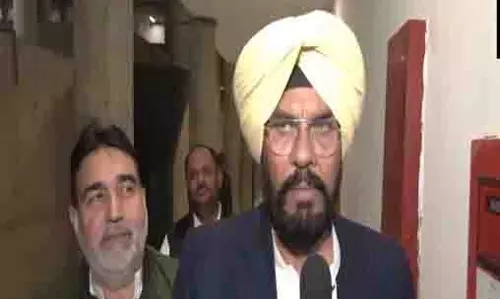 पंजाब के मंत्रियों ने आप के 32 विधायकों के संपर्क में होने के दावे को लेकर प्रताप सिंह बाजवा पर निशाना साधा पंजाब के मंत्रियों ने आप के 32 विधायकों के संपर्क में होने के दावे को लेकर प्रताप सिंह बाजवा पर निशाना साधा