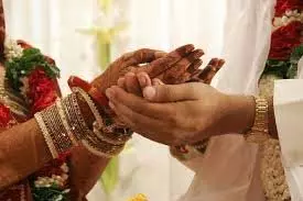 दूल्हे ने दुल्हन बदली, नशे में था सन्न रह गए मेहमान दूल्हे ने दुल्हन बदली, नशे में था सन्न रह गए मेहमान