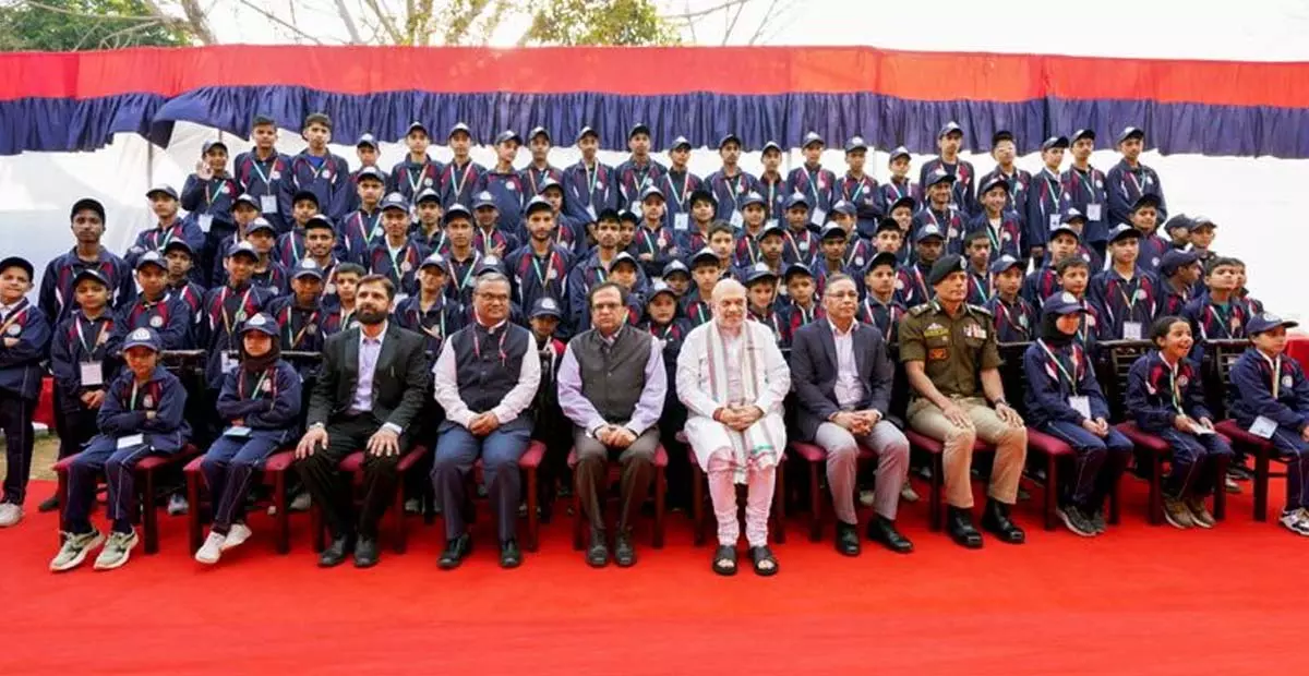 J&K: शाह ने जम्मू-कश्मीर के छात्रों से शांति का दूत बनने का आह्वान किया J&K: शाह ने जम्मू-कश्मीर के छात्रों से शांति का दूत बनने का आह्वान किया