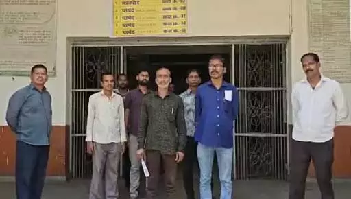 काॅलेज के 12 कर्मचारियों ने राष्ट्रपति को लिखा पत्र , मांगी इच्छा मृत्यु काॅलेज के 12 कर्मचारियों ने राष्ट्रपति को लिखा पत्र , मांगी इच्छा मृत्यु