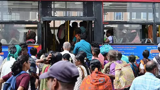 Karnataka: शक्ति योजना का उपयोग कर महिलाएं कर रही 2 लाख प्रतिमाह कमाई Karnataka: शक्ति योजना का उपयोग कर महिलाएं कर रही 2 लाख प्रतिमाह कमाई