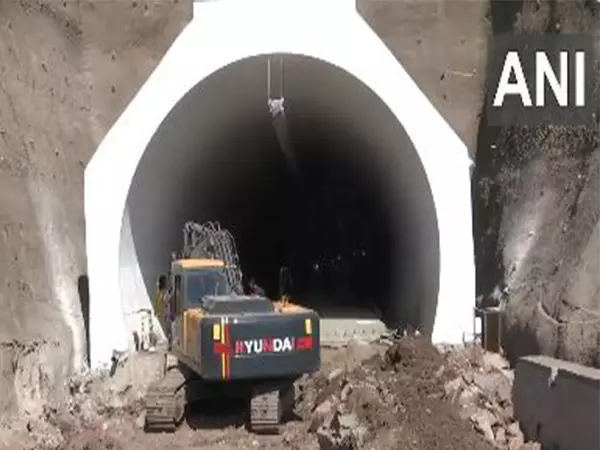 Jammu को पुंछ से जोड़ने वाले राष्ट्रीय राजमार्ग 144ए का निर्माण कार्य जोरों पर Jammu को पुंछ से जोड़ने वाले राष्ट्रीय राजमार्ग 144ए का निर्माण कार्य जोरों पर