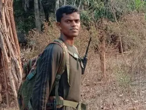 असिस्टेंट सब इंस्पेक्टर की नौकरी छोड़ युवा ने जीता चुनाव असिस्टेंट सब इंस्पेक्टर की नौकरी छोड़ युवा ने जीता चुनाव
