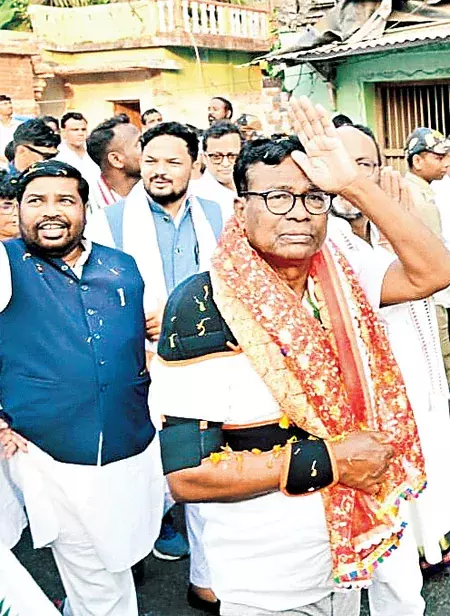 Bhaktcharandas: पीसीसी अध्यक्ष के रूप में वह समर्पण के साथ अपने कर्तव्यों का पालन करेंगे Bhaktcharandas: पीसीसी अध्यक्ष के रूप में वह समर्पण के साथ अपने कर्तव्यों का पालन करेंगे