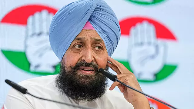 AAP के 32 विधायक कांग्रेस में शामिल होने को तैयार: प्रताप सिंह बाजवा AAP के 32 विधायक कांग्रेस में शामिल होने को तैयार: प्रताप सिंह बाजवा