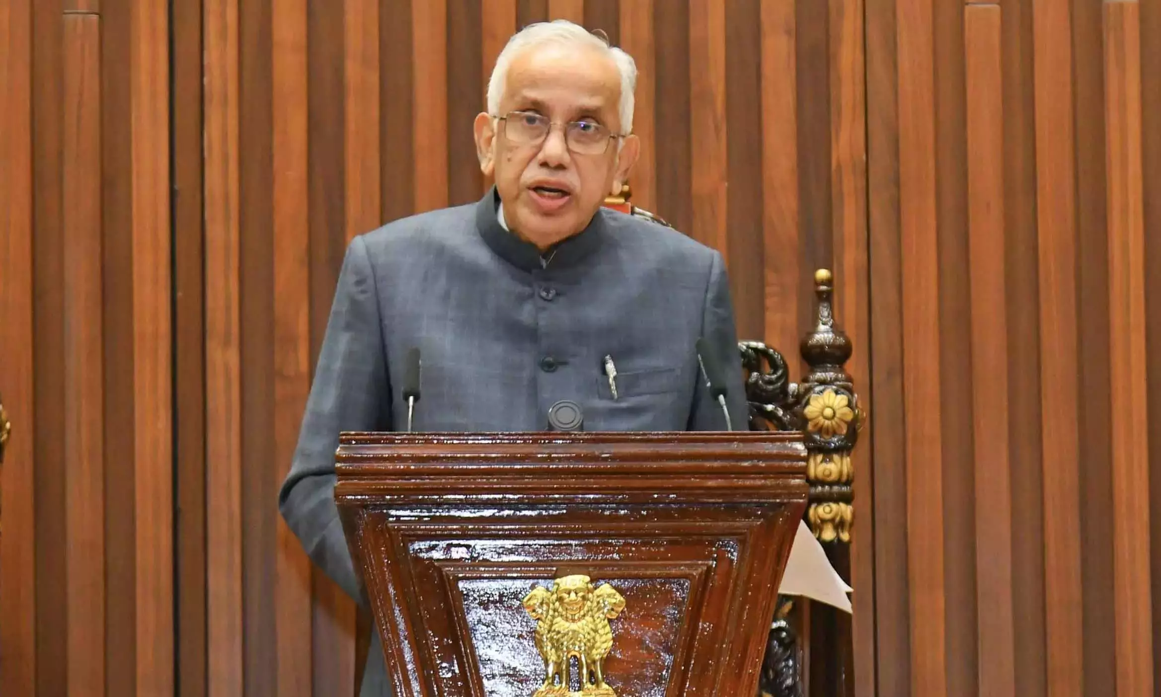 भाजपा विधायकों ने राज्यपाल के अभिभाषण में बाधा डालने के लिए YSRC विधायकों की आलोचना की भाजपा विधायकों ने राज्यपाल के अभिभाषण में बाधा डालने के लिए YSRC विधायकों की आलोचना की