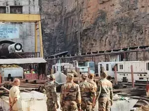 तेलंगाना सुरंग हादसा: बचाव अभियान तीसरे दिन भी जारी तेलंगाना सुरंग हादसा: बचाव अभियान तीसरे दिन भी जारी
