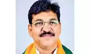 BJP विधायकों ने 6G को पूरा न करने के लिए कांग्रेस की आलोचना की BJP विधायकों ने 6G को पूरा न करने के लिए कांग्रेस की आलोचना की
