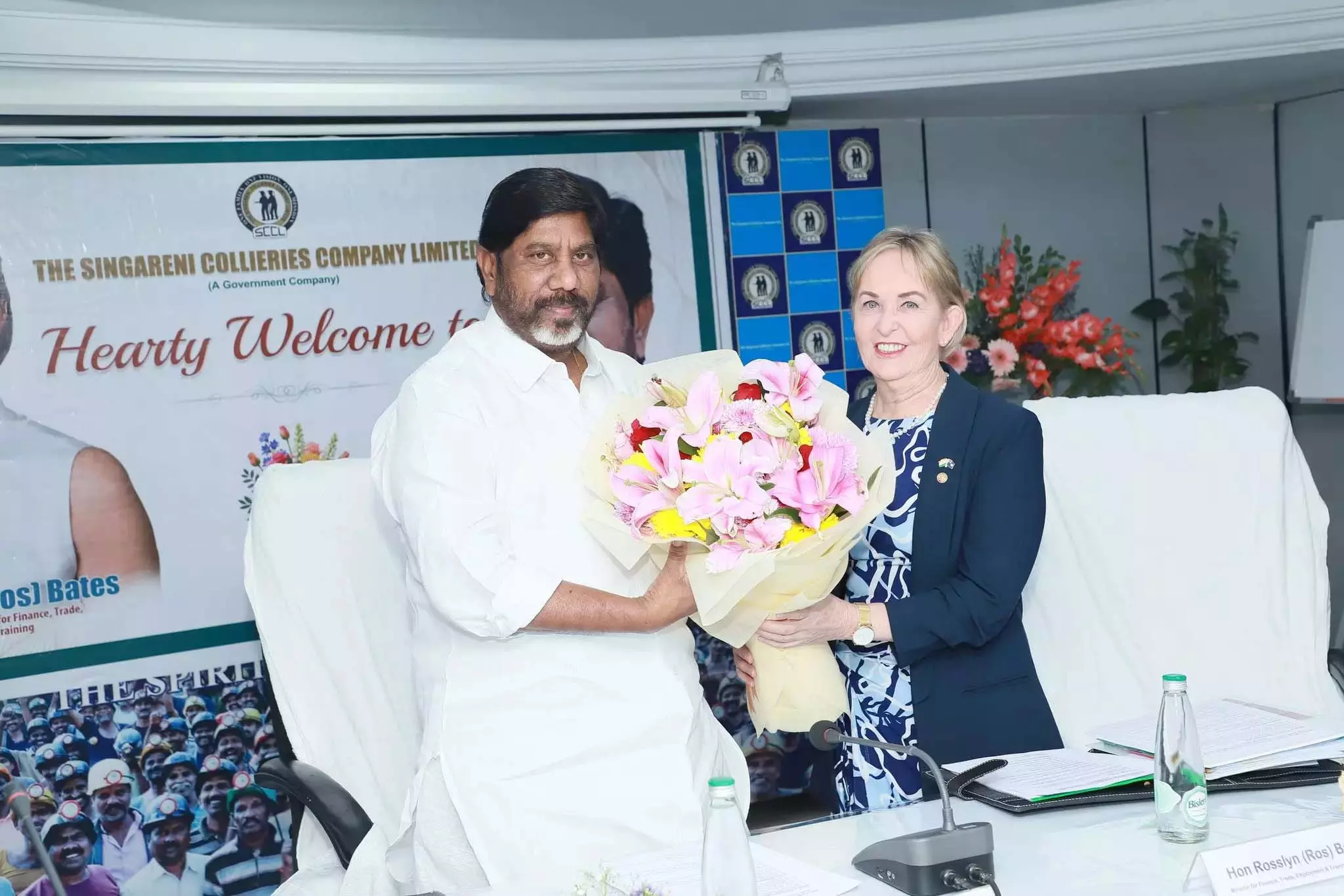 Telangana-क्वींसलैंड ने महत्वपूर्ण खनिजों के लिए समझौते पर हस्ताक्षर किए Telangana-क्वींसलैंड ने महत्वपूर्ण खनिजों के लिए समझौते पर हस्ताक्षर किए