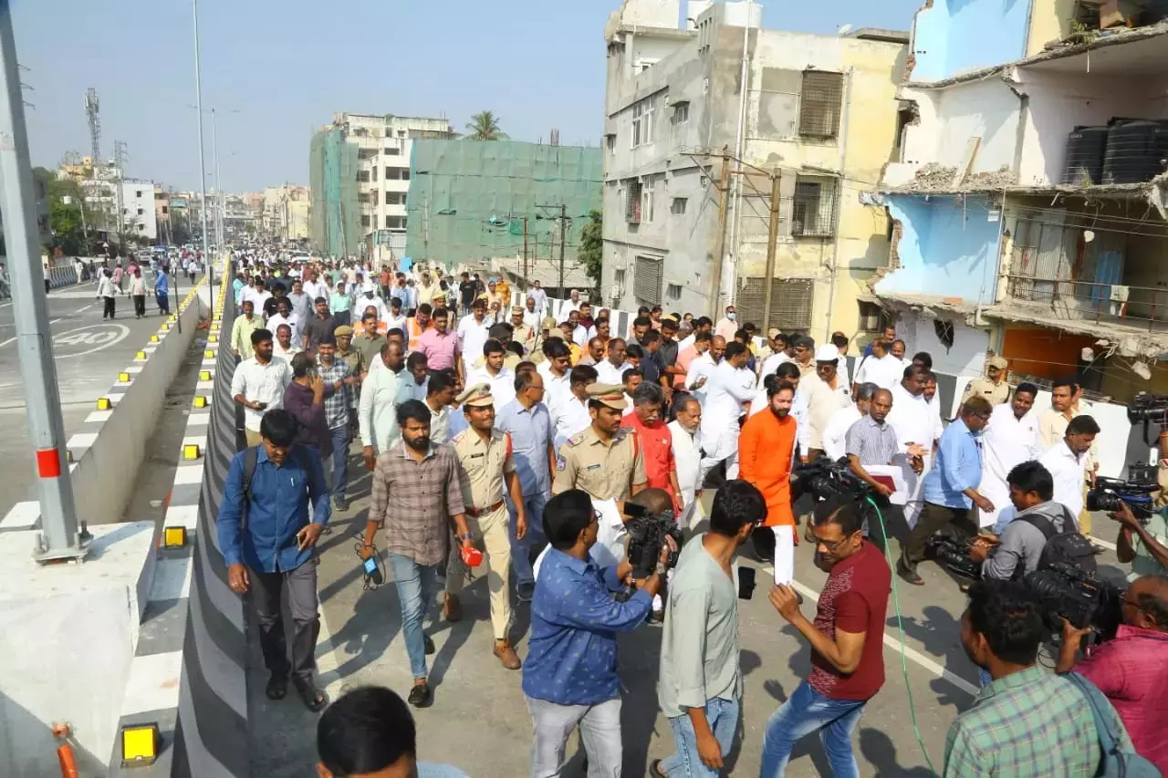 Telangana: महाशिवरात्रि से अंबरपेट फ्लाईओवर खुलने से वाहन चालकों की परेशानी खत्म हो जाएगी Telangana: महाशिवरात्रि से अंबरपेट फ्लाईओवर खुलने से वाहन चालकों की परेशानी खत्म हो जाएगी