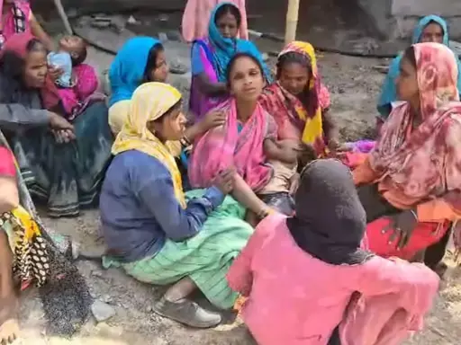 खेलते-खेलते गायब हुई बच्ची की लाश मिली, गांव में सनसनी खेलते-खेलते गायब हुई बच्ची की लाश मिली, गांव में सनसनी
