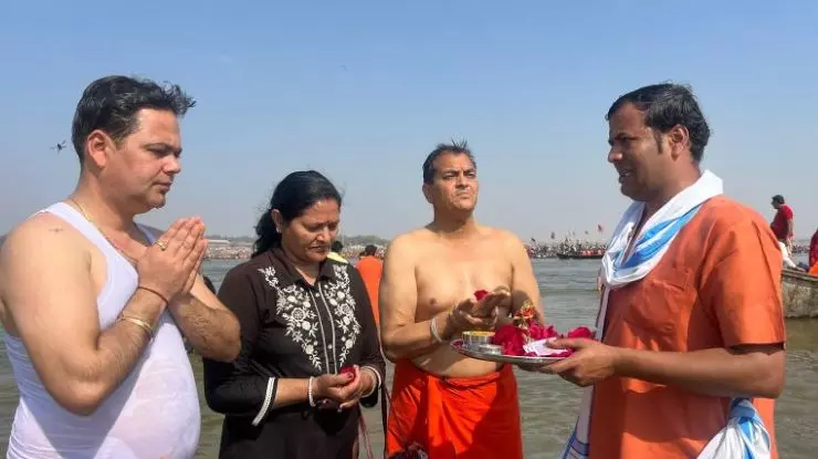 Prayagraj पहुंचे मंत्री प्रेमचंद अग्रवाल, लगाई आस्था की डुबकी Prayagraj पहुंचे मंत्री प्रेमचंद अग्रवाल, लगाई आस्था की डुबकी