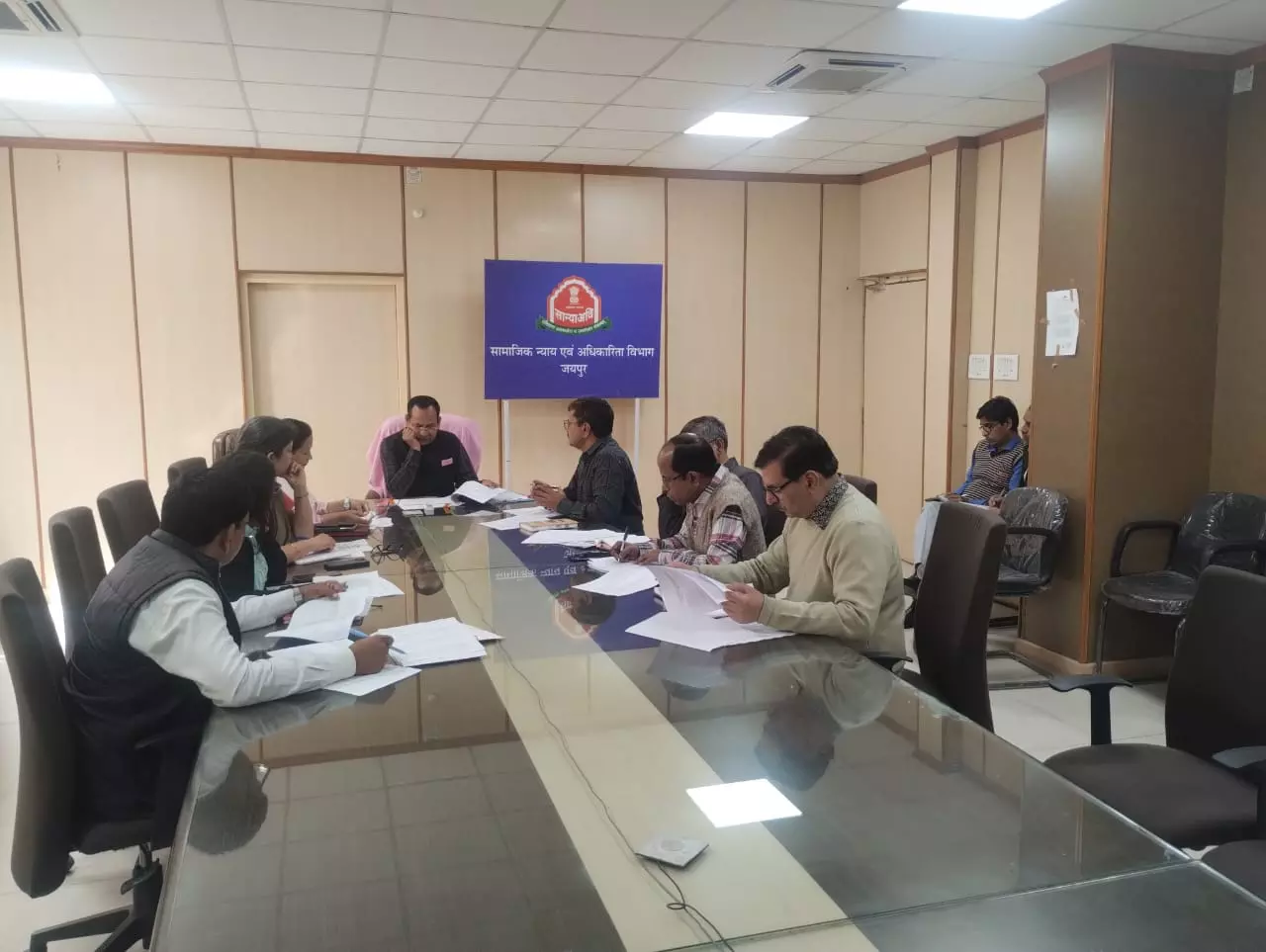 Jaipur: निदेशक ने ली बजट घोषणाओं की समीक्षा बैठक Jaipur: निदेशक ने ली बजट घोषणाओं की समीक्षा बैठक